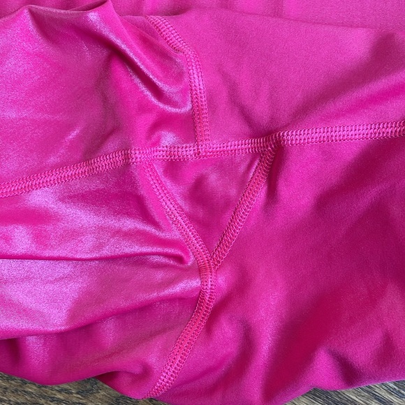 CARBON38 | $128 Takara Shine Legging in Neon Pink, Size Small - Picture 5 of 8